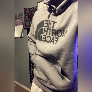 The north face hoodie size large